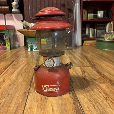 Vintage Coleman Modell 200A Laterne rot einmantelig - Made in USA