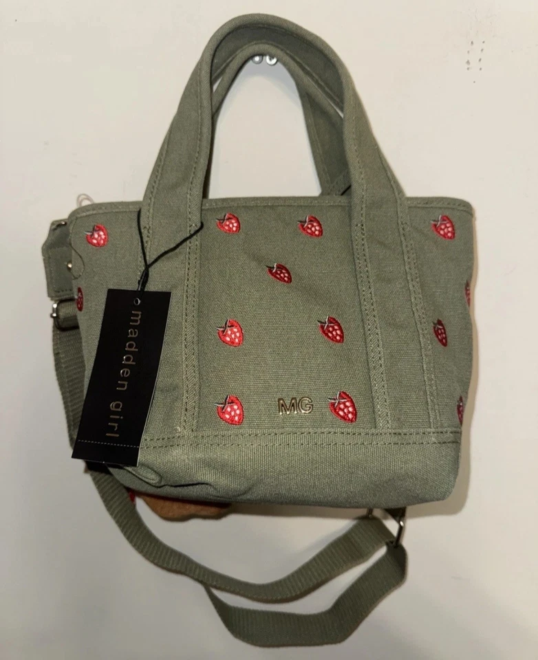 Nuevo con etiquetas Mini Bolso de Mano/Bolso Bandolera Madden Girl Oliva Fresa Corazón Dije Foto 3 de 4