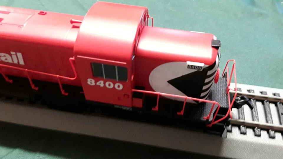 Locomotiva 920-35137 (HH-15 Alco RS-2 Gauge Photo 1000 Series CP RAIL CP#8400 - Imagem 4 de 4