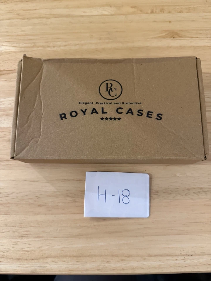 Funda delgada Royal Cases verde/dorada para iPhone 15 con soporte Foto 4 de 4