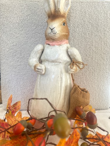 Vintage 18 Zoll Bauernhof Kaninchen Dame Herbst Ernte sammeln frische Eier KUNSTSTATUE - Bild 2 von 7