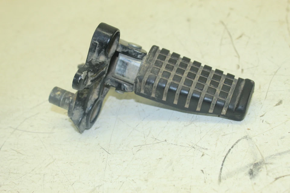 1995 KAWASAKI NINJA 250R 250 OEM RIGHT REAR BACK PASSENGER PEG A11D - Image 4 of 4