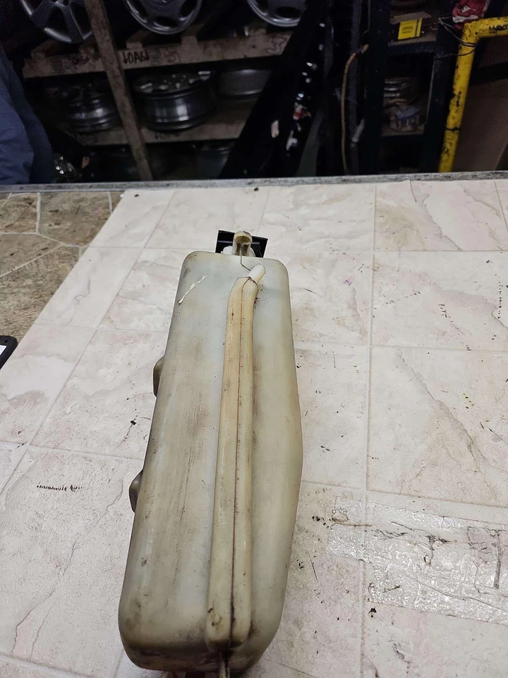 1994-1996 DODGE DAKOTA RADIATOR COOLANT RECOVERY RESERVOIR BOTTLE ID-52027777 - Изображение 4 из 4