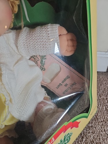 Vintage 1984 Cabbage Patch Kids Doll Blonde Hair Certificate with Box Coleco - Picture 5 of 7