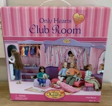 NEW ONLY HEARTS GIRLS CLUB ROOM SLUMBER PARTY HANG OUT PARTY STORAGE CASE PINK