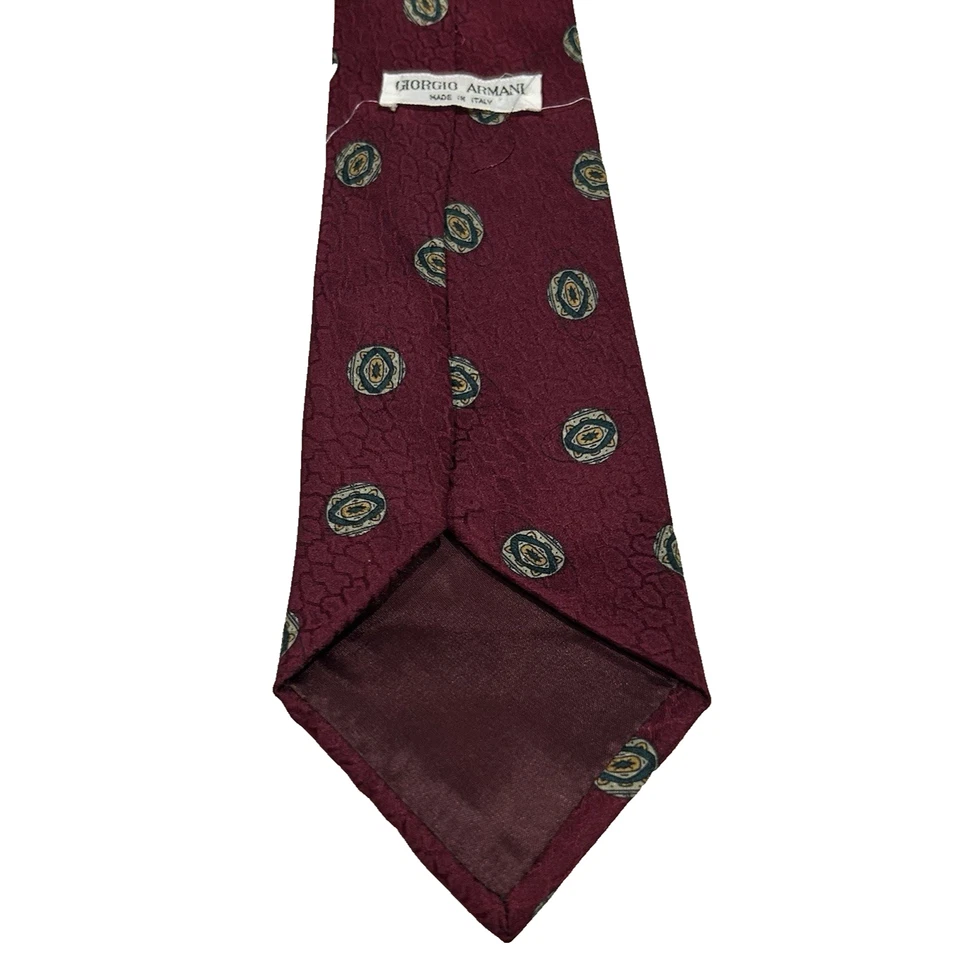 Corbata de seda vintage Giorgio Armani borgoña foulard en relieve hecha en Italia Foto 4 de 4