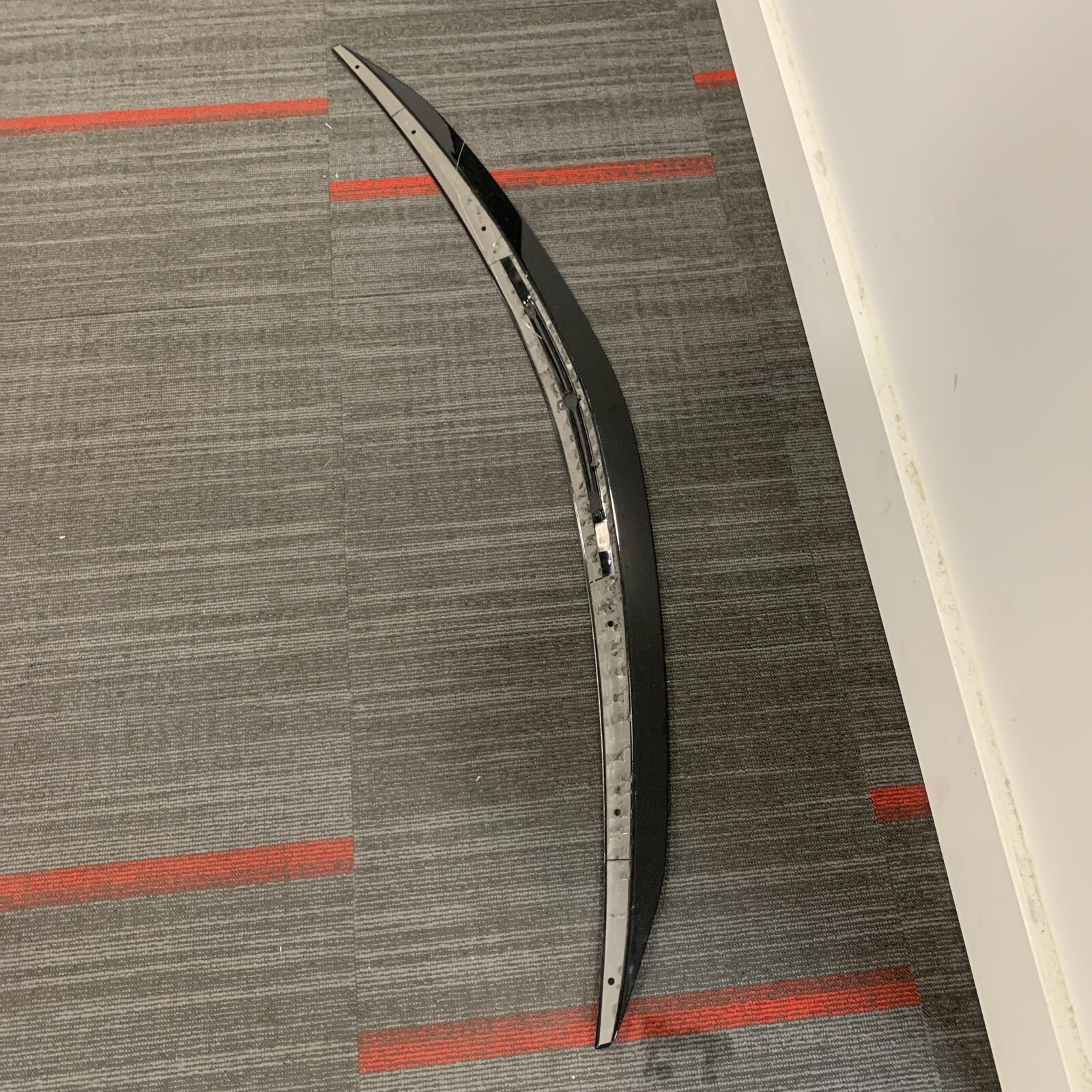 LAMBORGHINI URUS REAR WING SPOILER OEM 4ML827950