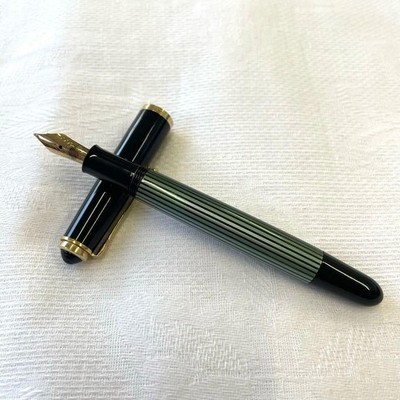 Pelikan Souveran M400 Fountain Pen Green/Black Stripes 14K M Nib Used