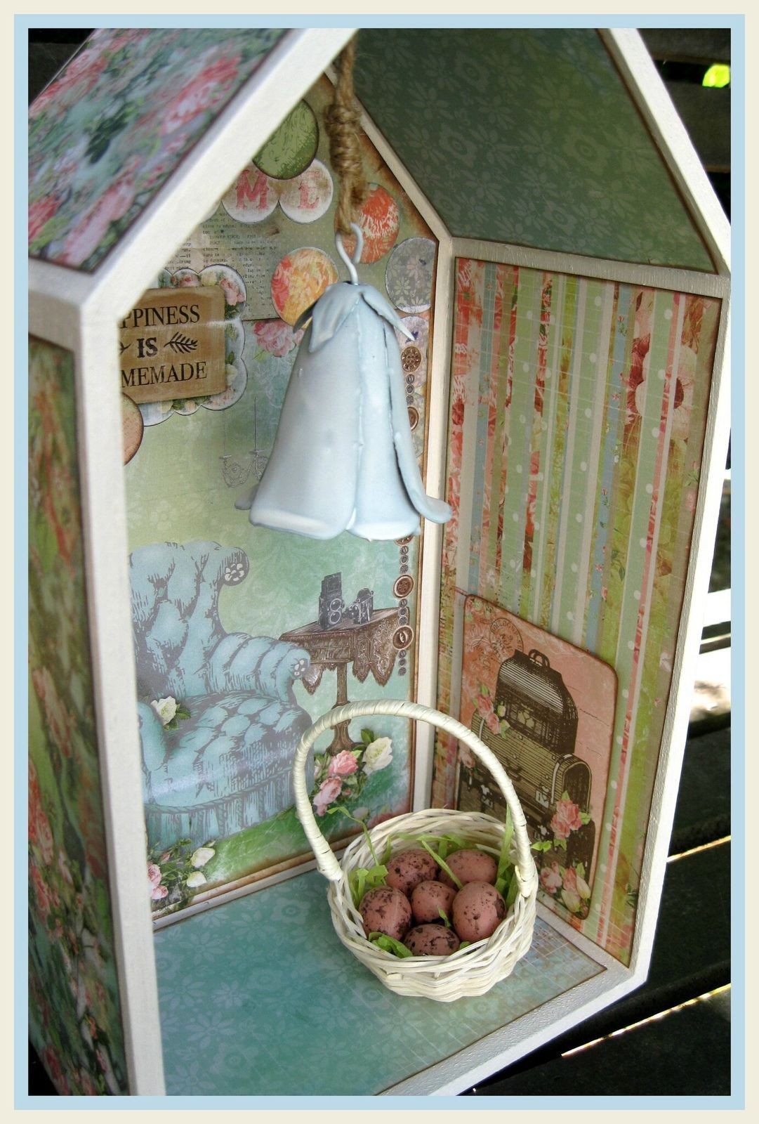 Maisonnette en bois au design épuré et durable de 33,5 cm de hauteur