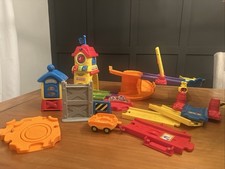 VTech Go! Go! Smart Wheels Train Station Playset FOR PARTS Incomplete