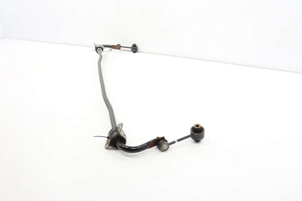 Barra estabilizadora de suspensión trasera Subaru Outback 2020-2025 con enlace OEM Foto 3 de 4