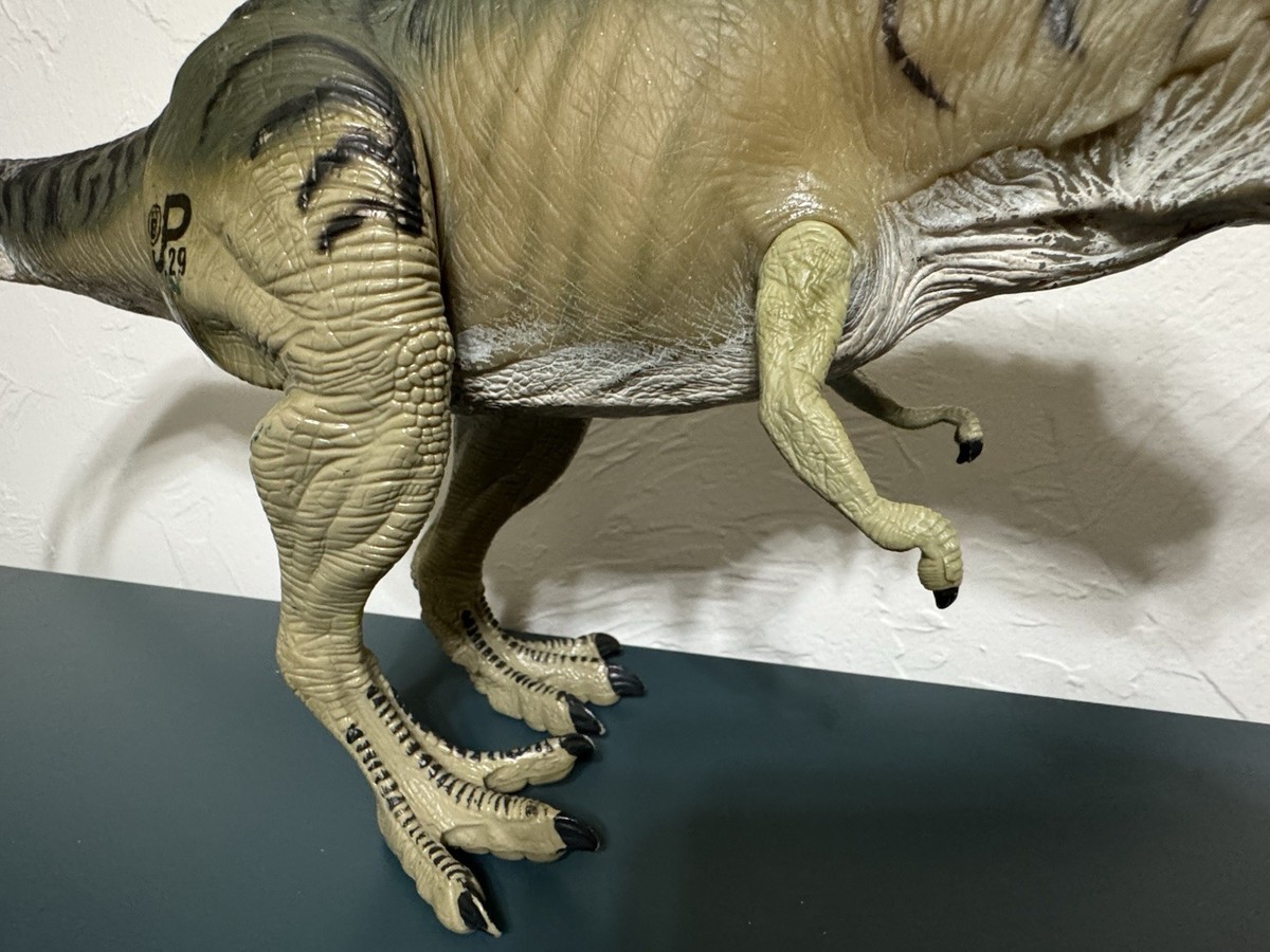 1997 Jurassic Park Lost World JP29 bull T-Rex Site B Dinosaur By