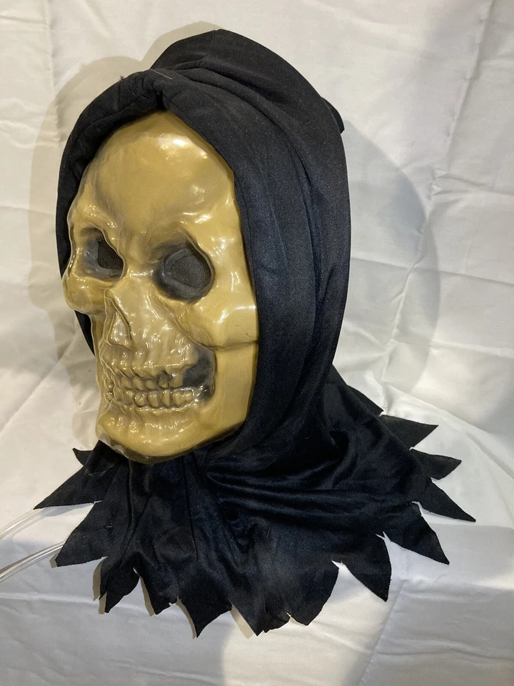Vintage Fun World Div. Bleeding Skull Mask Halloween Costume Skeleton Heart Pump - Image 3 of 4
