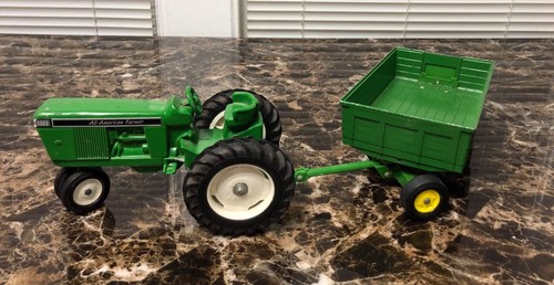 Druckguss Menge 1/16 Traktor mit fünf (5) landwirtschaftlichen Geräten (verschiedene Marken) - Bild 4 von 12