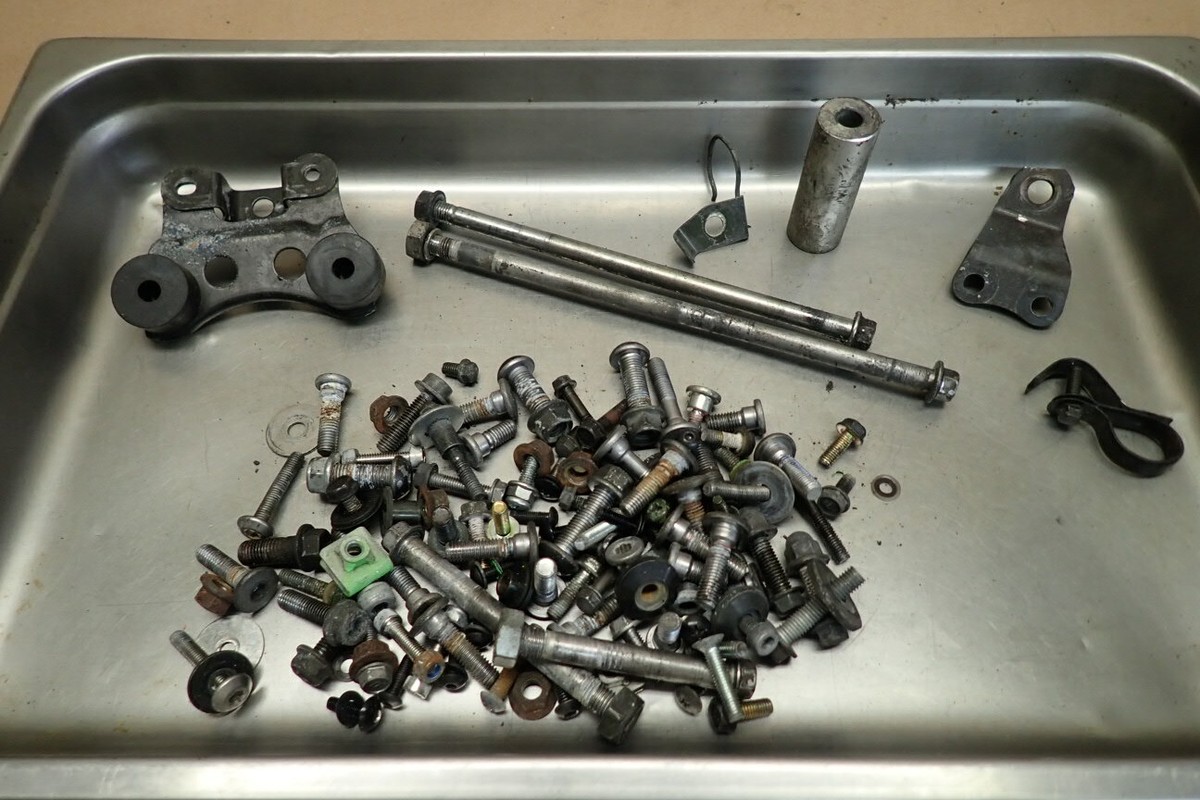 2005 KAWASAKI ZX600-J / ZZR600 MISC BODY FRAME HARDWARE | eBay