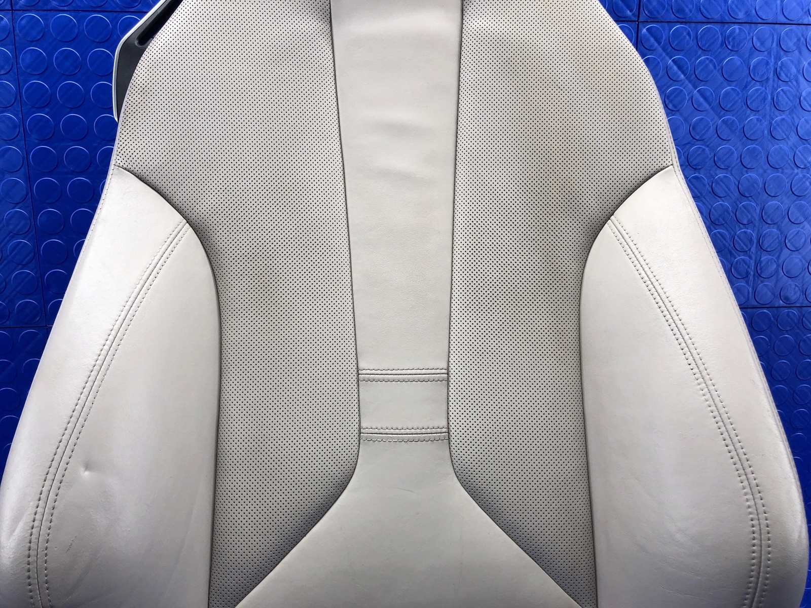 2014-2019 BMW I8 OEM FRONT RIGHT UPPER SEAT CUSHION W/BAG BEIGE