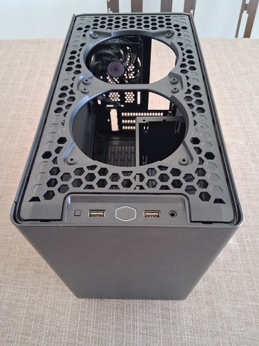 Cooler Master NR200P Small Form Factor Mini ITX Case (bez siatkowego górnego panelu) - Zdjęcie 3 z 8