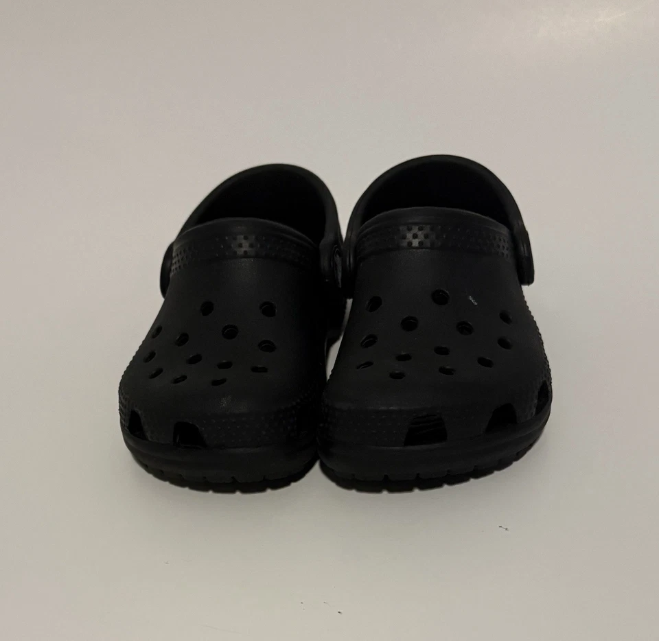 Zapatos sin cordones zueco negros clásicos crocs unisex talla c7 para niños pequeños Foto 2 de 4