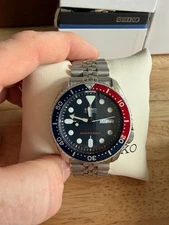Seiko Prospex Blue Men's Watch - SKX009K2 - Original Box and Papers