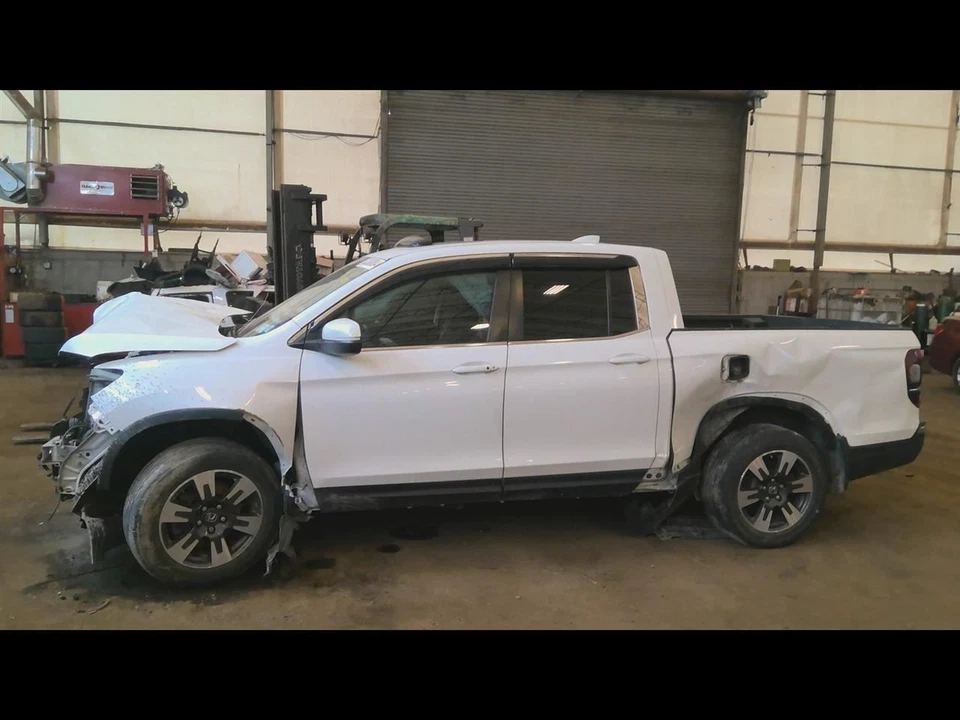 (LOCAL PICKUP ONLY) Rear Bumper Without Park Assist Fits 17-20 RIDGELINE 6411004 — 第 3/4 张图片