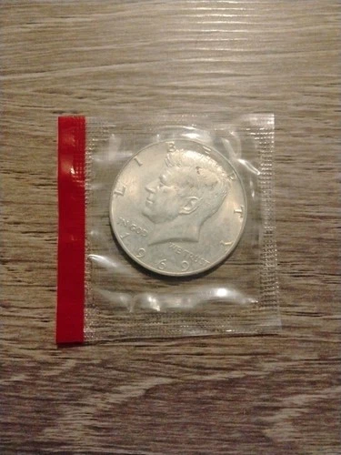 1969-D 40% SILVER Kennedy Half Unc in Mint Cello