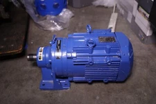 Sumitomo CNHM5-6125YA-EP-25 Gearmotor 70rpm 5hp 230/460v-ac New, No Box