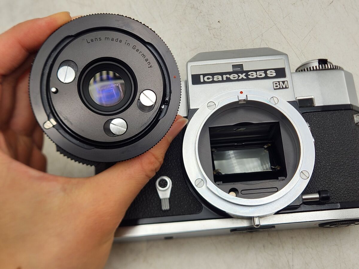 Zeiss Ikon Icarex 35S BM 35mm Film SLR Camera - Carl Zeiss Zeiss Ikon Icarex 35S BM 35mm Film SLR Camera - Carl Zeiss