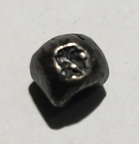 Thai Kingdom of Ayuthia 1350-1564 AD. Silver Salung 1/8Bath Bullet Coin 1.81 gr - Picture 2 of 3