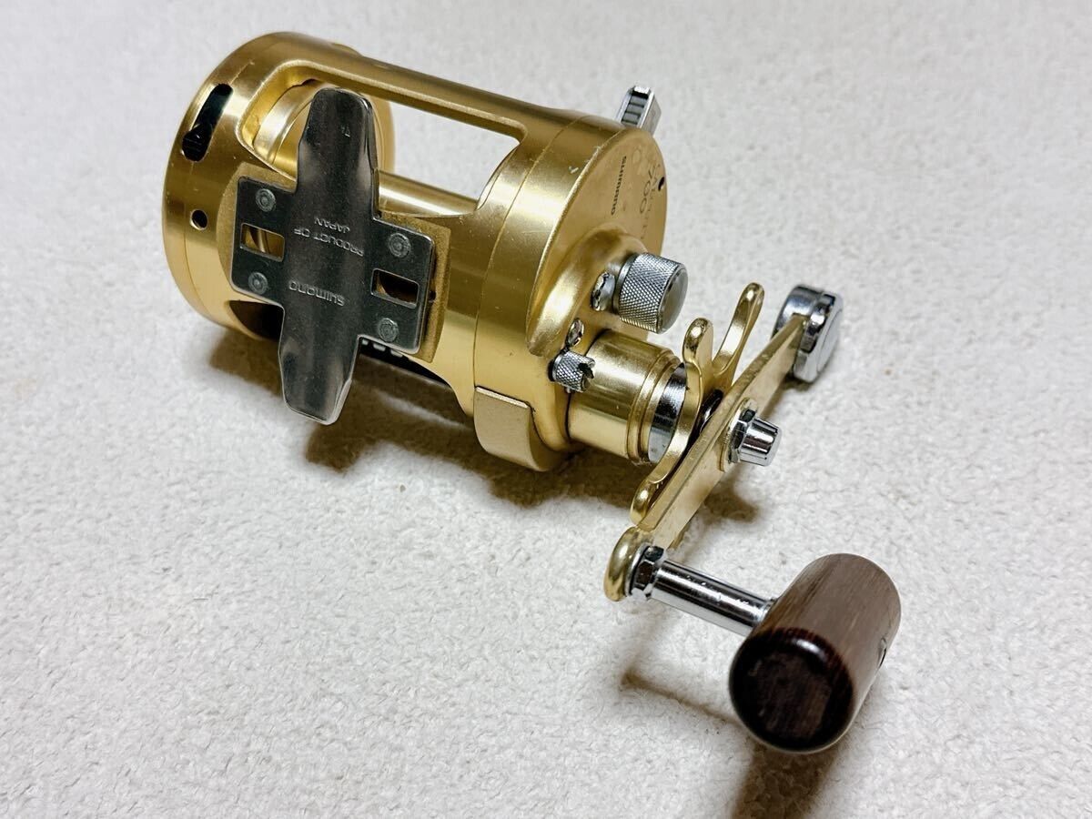 Shimano Calcutta 700 Right Handle Baitcasting Fishing Reel Shimano Calcutta 700 Right Handle Baitcasting Fishing Reel
