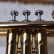 YAMAHA YTR-1335 Trumpet Gold Well-maintained Used with Hard Case Mouthpiece