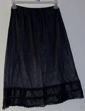 Vintage Sears THE DOESNT SLIP Black Nylon Slip Size Large 30-32