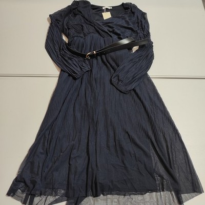 Midikleid mit Plissee von Reserved XL