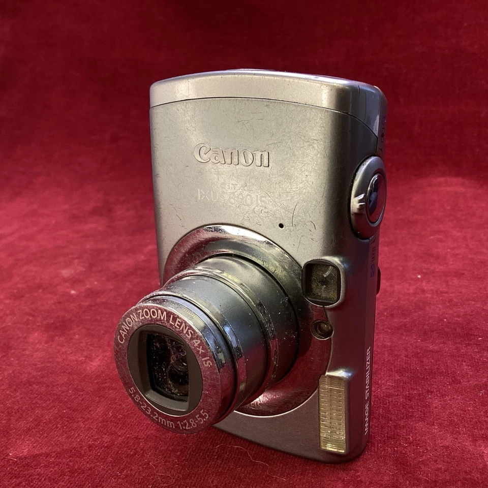 Canon IXUS 800IS Digital Camera w/Charger *FAULTY-FOR PARTS/REPAIRS*(1B) MO#8725 - Image 2 of 4