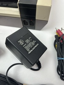 Nintendo Entertainment System NES Console Bundle With Mario 2 Controllers READ