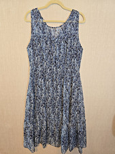 Tahari tiered floral midi dress sleeveless Fully lined lightweight size M