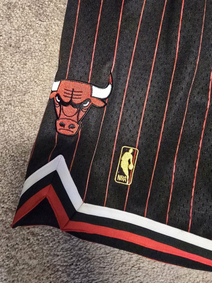 Chicago Bulls Mitchell And Ness Authentic 96-97 Gold Logo Shorts