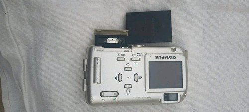 Olympus Stylus 300 3.2MP untested