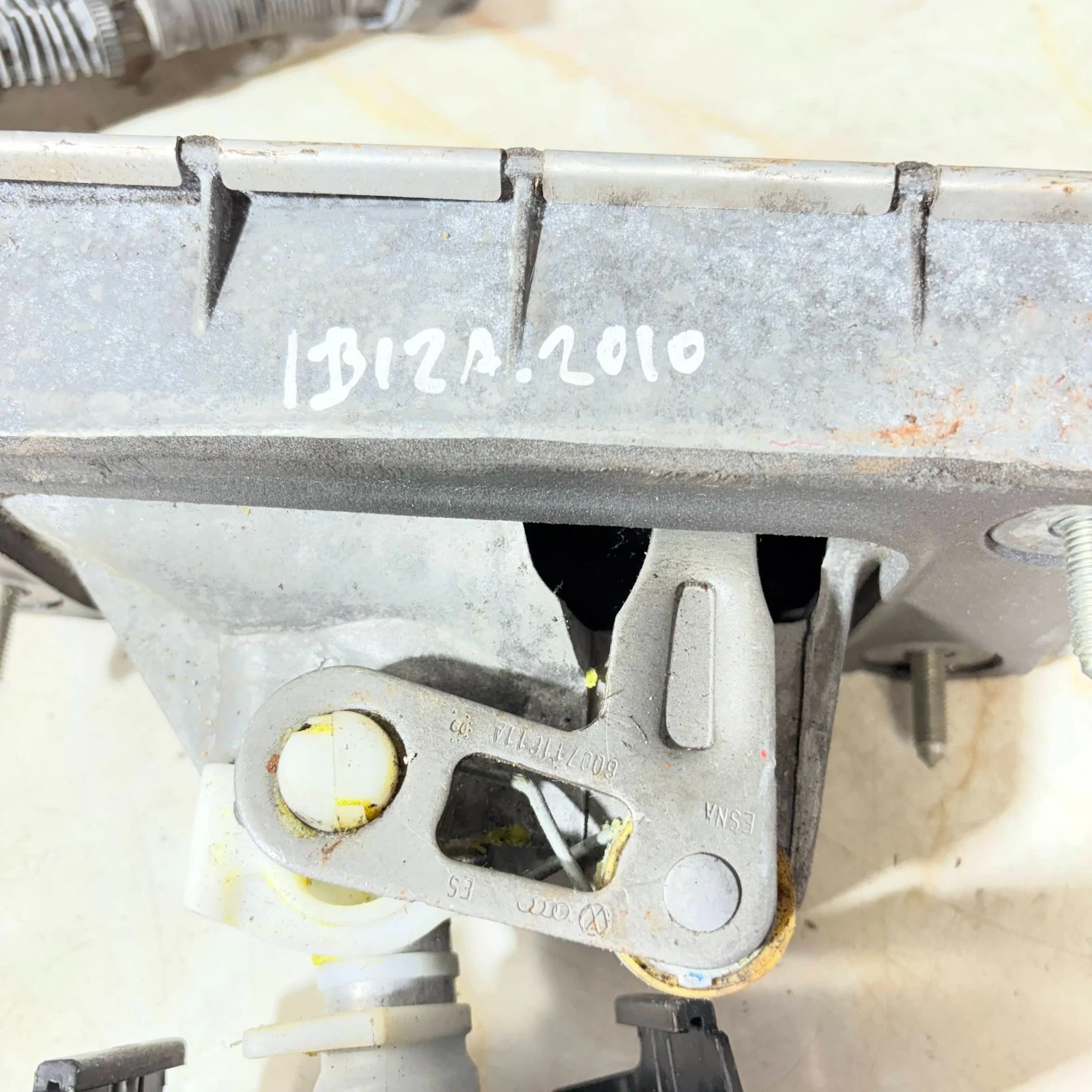 SEAT Ibiza selector housing identification detail