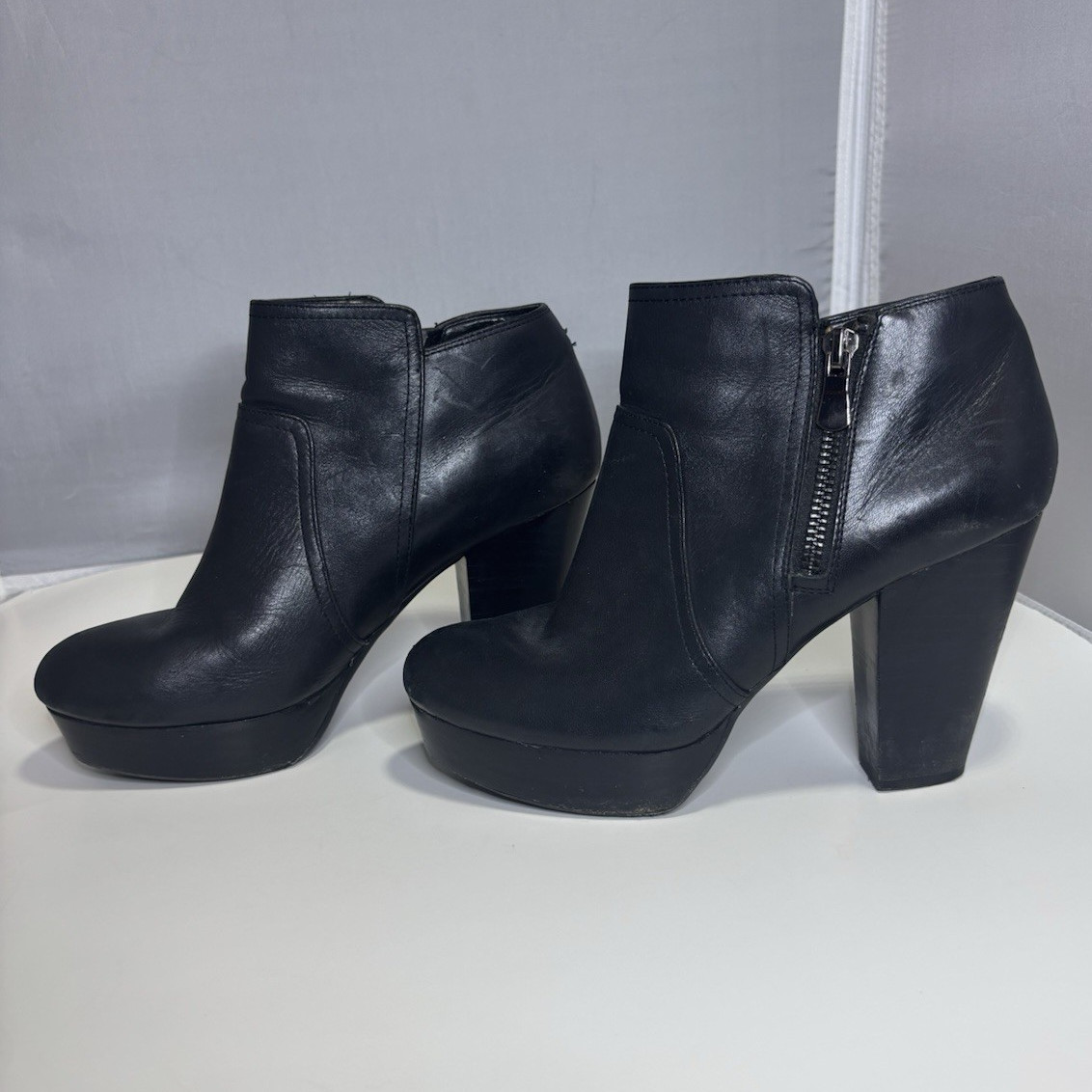 Gianni Bini Women’s Black Leather Ankle Bootie Side Zip Block Heel Platform 6.5M