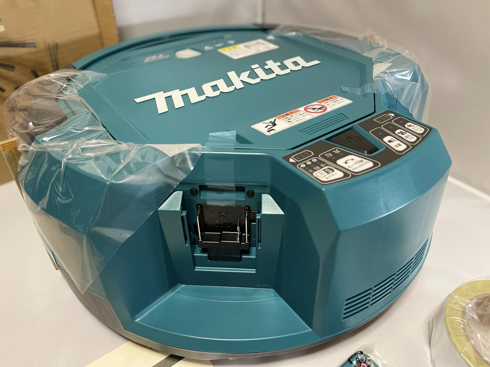Makita RC200DZSP Vacuum Cleaner 18V Robot Cleaner Tool Only From Japan NEW