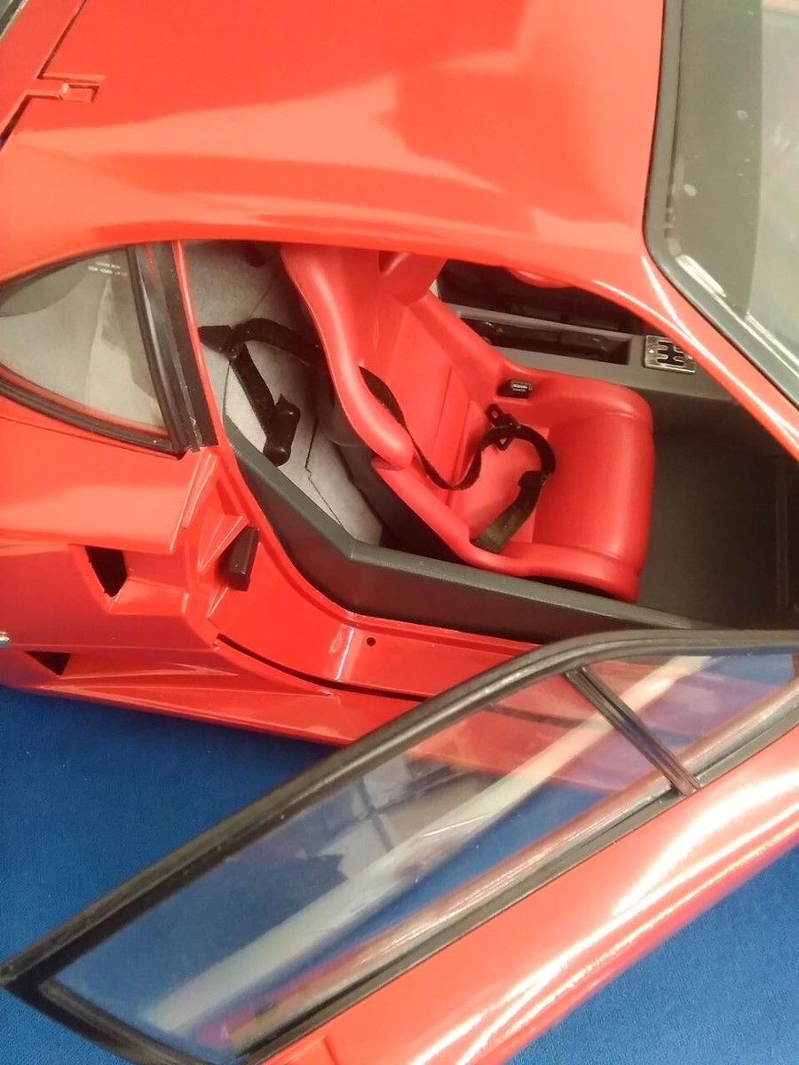 Pocher Ferrari F40 1/8 Scale Detailed Assembly Model Kit