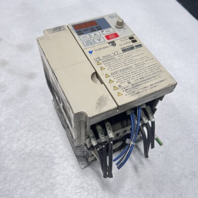 YASKAWA - VS MINI V7 - CIMR-V7AA22P2 Frequenzumrichter