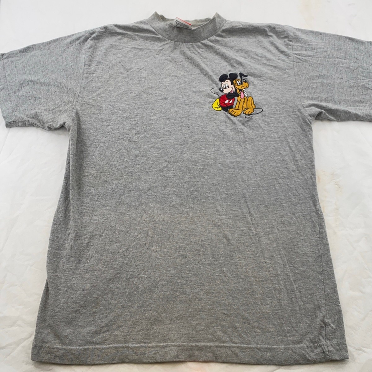 vintage 90s MICKEY MOUSE & PLUTO WALT DISNEY EMBROIDERED T-Shirt