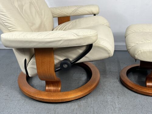 Ekornes Stressless Cream Leather "CONSUL" Swivel Recliner Chair and Ottoman - Picture 7 of 19