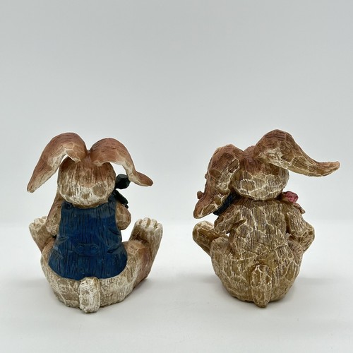 2 Faux Wood Resin Easter Bunny Rabbit Figurines Cottagecore Eating Carrots Eggs - Picture 9 of 12
