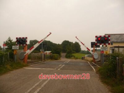 FOTO BESEN: BAHNÜBERGANG DAS WESTLICHSTE GEOGRAFISCHE MERKMAL IN DORSET APAR