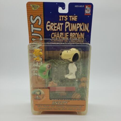 Peanuts It's The Great Pumpkin Charlie Brown Snoopy & Woodstock Figure Set - New - Picture 1 of 7