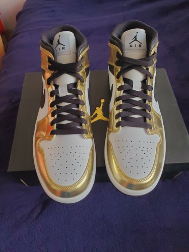 Size 8 - Jordan 1 Mid SE Metallic Gold 