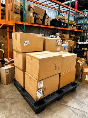 HomeGoods Luxury Finds Box   Premium Warehouse Overstock Bundle