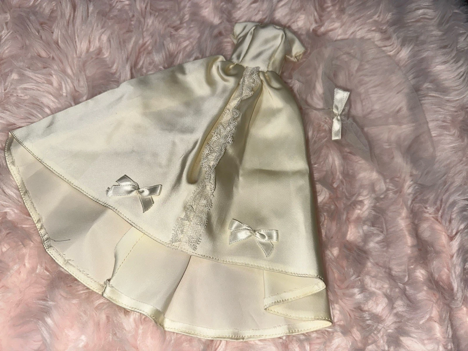 OFF WHITE Vintage Barbie bambola vestito clone bianco sporco abito da sposa e velo senza bambola